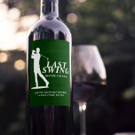 Rótulo De Garrafa De Cerveja Último balanço antes do Solteiro de Golfe do Anel<br><div class="desc">A suíte Last Swing Before the Ring é uma refinada coleção de solteiros de fim de semana inspirada no golfe que combina o encanto do pré-disquete com um toque de espírito brincalhão. Apresentando uma silhueta de golfe ousada em verde-profundo e branco-nítido, esta coleção camisetas o design perfeito para uma celebração...</div>