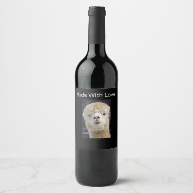 Rótulo De Garrafa De Cerveja Um rosto fofo e fofinho de uma alpaca        (Frente)
