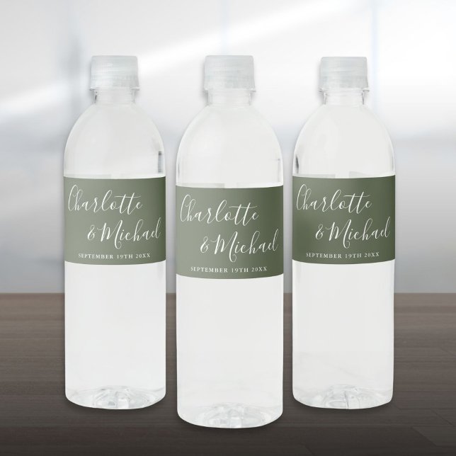 Rótulo De Garrafa De Vinho Casamento Verde Oleícola de Script de Assinatura E (Elegant Signature Script Olive Green Wedding Water Bottle Label)