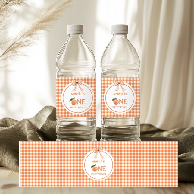 Rótulo De Garrafa De Vinho Convite de 1º aniversário One Sweet Gingham Peach (Criador carregado)