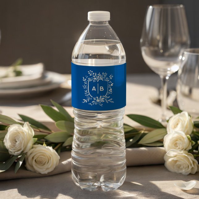 Rótulo De Garrafa De Vinho French Blue Botanical Crest Wedding Monogram (Criador carregado)