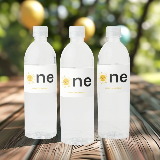 Rótulo De Garrafa De Vinho Sunshine está girando uma Festa de aniversário (Criador carregado)