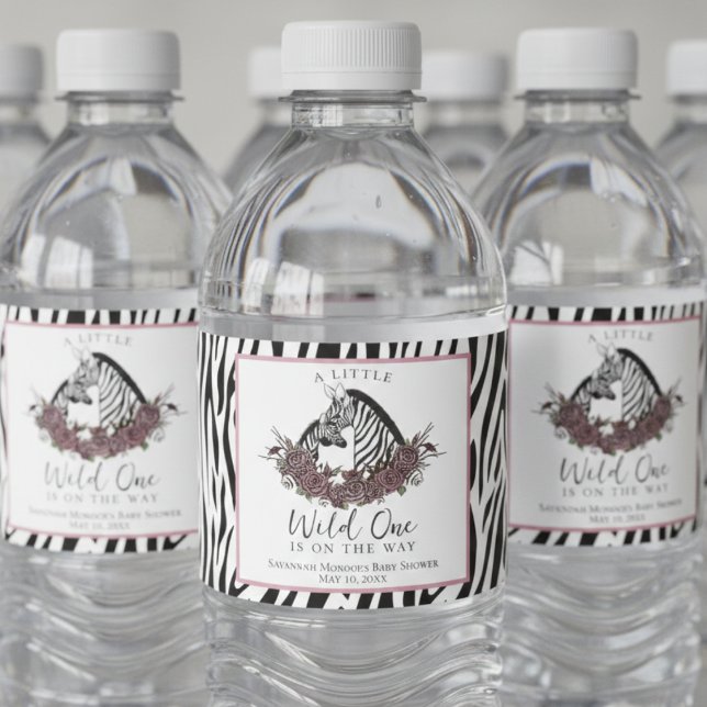 Rótulo De Garrafa De Vinho Um Pequeno Estampado de Zebra Selvagem (Cute Black and White and Pink A Little Wild One or Jungle Animals Baby Shower Water Bottle Labels)