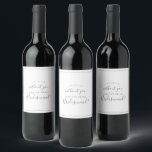 Rótulo de Vinho de Proposta de Porta-Prata Minimal<br><div class="desc">Essa marca de vinho de proposta de dama de honra minimalista é perfeita para um casamento simples. A design romântica moderna apresenta cinzas clássicas de prata e tipografia branca, pareadas com uma caligrafia rustica, mas elegante, com estilo antigo, com letra de mão. Personalizável em qualquer cor. Mantenha o design simples...</div>
