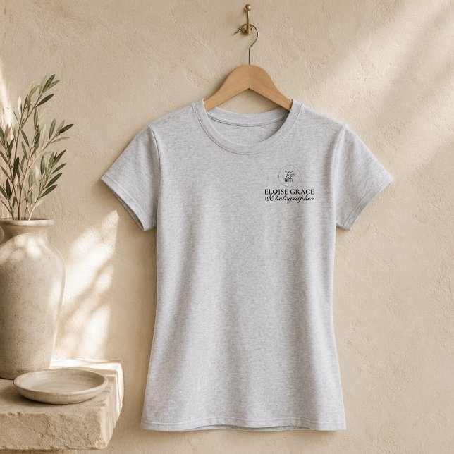 Rótulo Moderno de Fotógrafo de Negócios em Script (Modern Logo Photographer Script Business Tri-Blend Shirt)