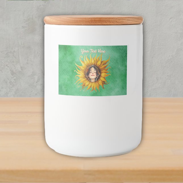 Rótulo Para Comida Rosto de Menina Sorridente Cabelo Castanho Girasso (Smiling girls face in big yellow sunflower on shades of green food jar label.)