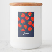 Tomate vermelho em azul