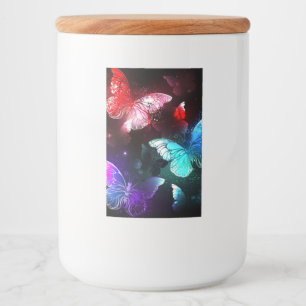 Rótulo Para Comida Três Borboletas brilhantes sobre o fundo noturno