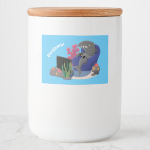 Rótulo Para Comida Tubarão engraçado assistindo desenhos animados na