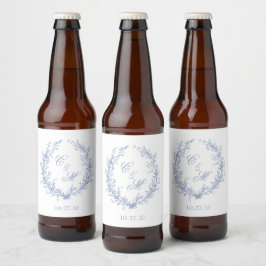 Rótulo Para Garrafa De Cerveja Coroa Botânica de Monograma Azul Empoeirado Casame