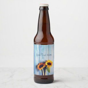 Rótulo Para Garrafa De Cerveja Girassol na Parede de Madeira Azul