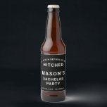 Rótulo Para Garrafa De Cerveja Rótulo de Cerveja da Festa de Solteiro Engraçado<br><div class="desc">Adicione alguns detalhes divertidos à sua despedida de solteiro com estas etiquetas de cerveja editáveis. Edite facilmente todos os textos e cores!</div>