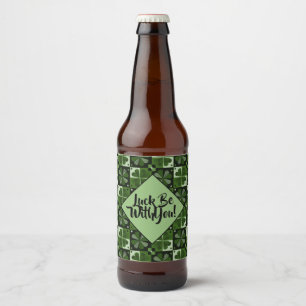 Rótulo Para Garrafa De Cerveja Sorte Estar Com Seu Padrão De Shamrock Checkerboa