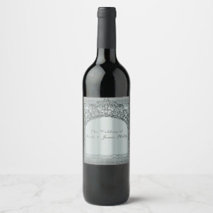 Rótulos de vinho com tiara prateada e brilho de di