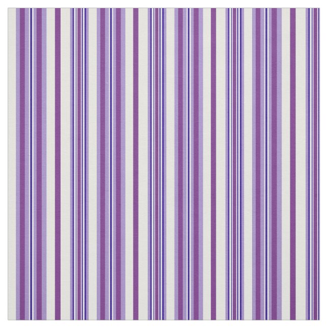 Roxo malva chique, tecido listrado branco azul (Modelo)