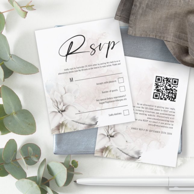 RSVP de Casamento de Código QR de White Floral de  (Criador carregado)