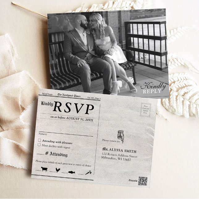 RSVP de Convite para Casamento de Fotos de Jornal  (Unique cute newspaper wedding invitation postcard style RSVP enclosure card, black and white photo)
