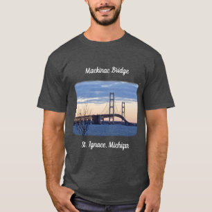 Rua da ponte Mackinac. Camisa Ignace com letra bra