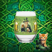 Rua de Gossip. O dia do Paddy Shamrocks Irish Beer