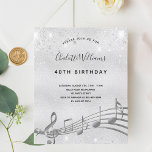 Rua de notas de prata de aniversário de orçamento<br><div class="desc">Uma placa moderna de convite de festas aniversário de 40 anos. Um fundo metálico prateado sujo,  com notas musicais,  letras negras coloridas.Decorado com poeira falsa brilhante. Personalize e adicione um nome e informações da parte.</div>