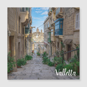 Rua estreita de pedra em Malta