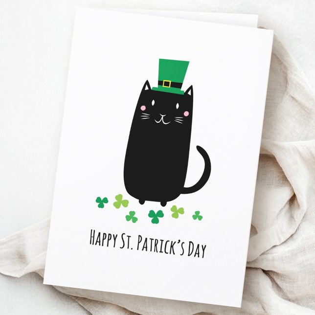 Rua feliz. Cartão do dia do Patrick com gato preto (Happy St. Patrick's day card with black cat)