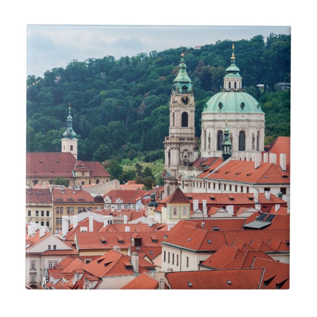 Rua. Nicholas Church - Praga, República Checa (Frente)