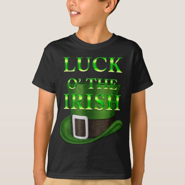 Rua, o chapéu de Patrick, é uma camisa preta (Frente)