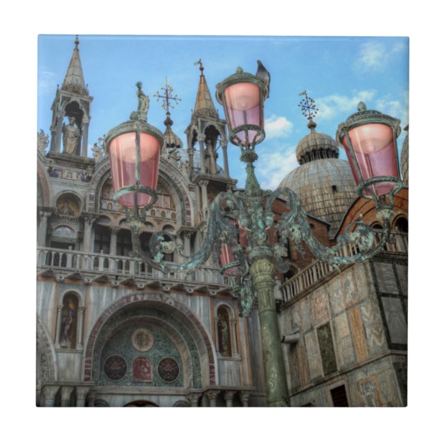 Ruas. Marcas e Lâmpada, Veneza, Itália (Frente)