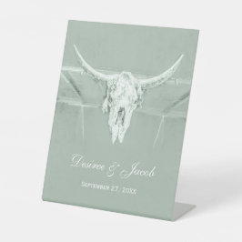 Russo Pastel Sage Green White Cow Skull Ocidental
