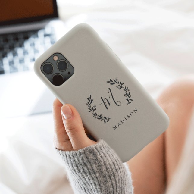 Rustic Laurel Script Monograma Name Case-Mate iPho (Criador carregado)