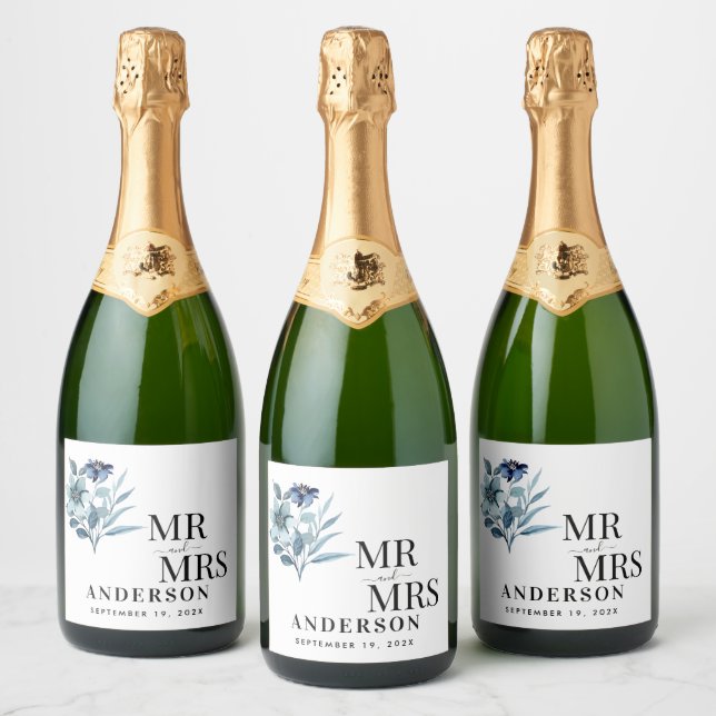 rustic watercolor illustration blue floral bouquet (Garrafas)