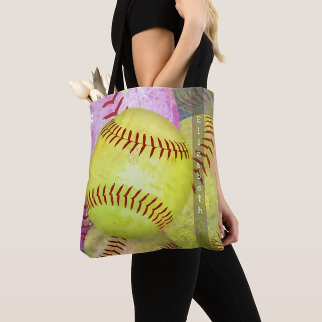 saco de tote de softball feminino com nome persona (Close Up)
