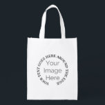 Sacola Ecológica Bolsa do Círculo de Fotografia Personalizado - Adi<br><div class="desc">Torne cada evento mais pessoal com este saco de fotos personalizado com um quadro circular de fotos e texto editável. Basta carregar sua própria imagem e digitar sua mensagem para criar um saco único para aniversários, despedida de solteiro, eventos de fraternidade, equipes de beisebol ou presentes em grupo. Cada saco...</div>