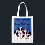 Sacola Ecológica Hanukkah Happy Cows<br><div class="desc">Hanukkah Happy Cows, saco branco de dois lados. Todos os elementos design podem ser editados. Todo o texto editável pode ser excluído e substituído por sua própria mensagem. Use a cor, o tamanho e o estilo da sua fonte favorita. Feliz Hanukkah/Chanukah! Estilo: Bag Reutilizável Vá verde e salve o planeta...</div>