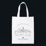 Sacola Ecológica Seattle Wedding | Linha Skyline Estilizada<br><div class="desc">Um saco de casamento único para um casamento acontecendo na bela cidade de Seattle. Esta bolsa apresenta uma ilustração estilizada do horizonte único da cidade com seu nome embaixo. Esta é seguida pelas informações do dia do casamento em um estilo aberto igual.</div>