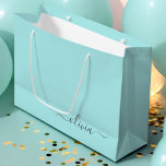 Sacola Para Presentes Grande Aqua Blue Teal Modern Script Girly Monographic Nam<br><div class="desc">Nome do Monograma Simples de Letra Azul Aqua Nome do Letra Azul. Isto faz o doce e perfeito presente de 16 anos,  casamento,  chá de panela,  aniversário,  chá de fraldas ou festa de solteira para alguém que ama luxo de glama e estilos quíticos.</div>