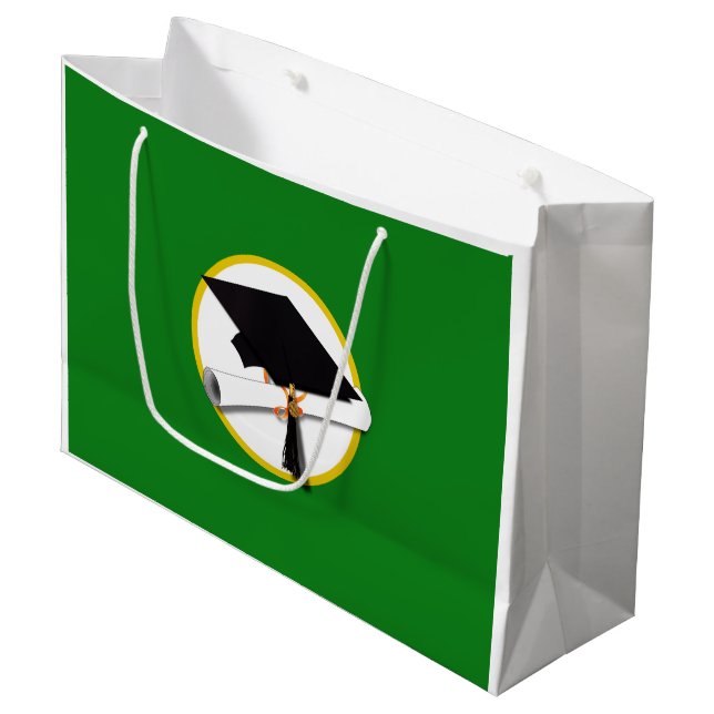 Sacola Para Presentes Grande Boné de formatura c/Diploma - Contexto Verde (Frente inclinada)