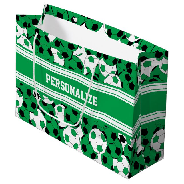 Sacola Para Presentes Grande Colagem de Bola de Futebol Verde | Personalizar (Frente inclinada)