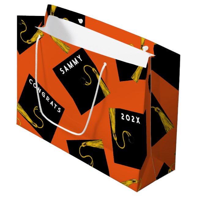 Sacola Para Presentes Grande Creative Orange Graduation 2025 (Frente inclinada)