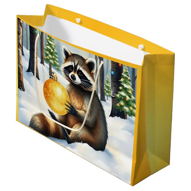 Sacola Para Presentes Grande Cute Winter Raccoon with Gold Ornament Christmas (Frente inclinada)