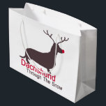 Sacola Para Presentes Grande Dachshund Através Da Neve<br><div class="desc">Dachshund através da neve... cão de caça de férias divertido... com o tema de cão de rena de Natal com galhadas de Ricaso</div>