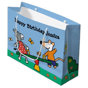 Sacola Para Presentes Grande Maisy e balanço Dotty no campo de jogos