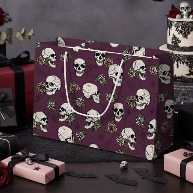 Sacola Para Presentes Grande Maroon Purple Gothic Skulls e Rosa Halloween (Elegant Skull and Roses Gothic Halloween Gift Bags for Her. Gothic Chic Style. Floral Skulls Pattern)