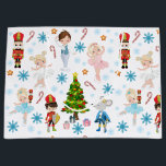 Sacola Para Presentes Grande Os personagens do pregador Clara Winter Christmas<br><div class="desc">O belo design de feriado de balé está centrado na produção do Nutcracker. Esta design apresenta personagens famosos como Clara, o Craqueador Noz, um soldado de brinquedo, o Rei do Mouse, a Rainha da Neve e a Fada de Açúcar. Outras cores e tons de pele estão disponíveis para as bailarinas....</div>