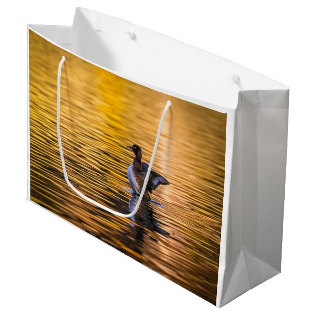 Sacola Para Presentes Grande Ouro de um lago ouro (Frente inclinada)