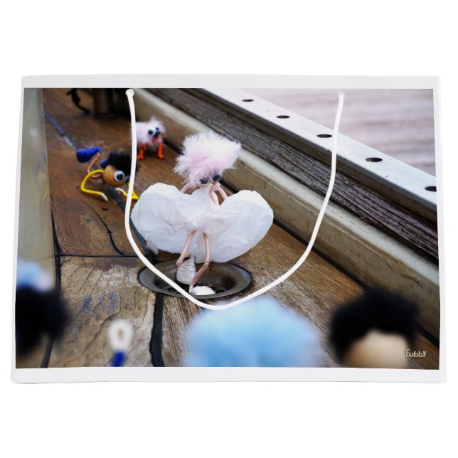 Sacola Para Presentes Grande Paparazzi bij Fubby op rooster. (Frente)