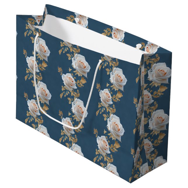Sacola Para Presentes Grande Rosas brancas e folhas de ouro sobre fundo azul (Frente inclinada)