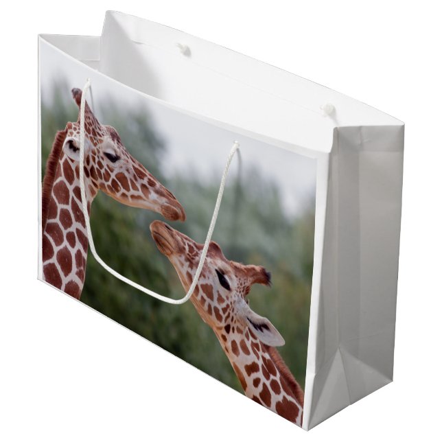 Sacola Para Presentes Grande Saco de Presente Girafas Apaixonadas (Frente inclinada)
