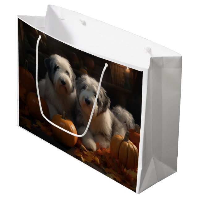 Sacola Para Presentes Grande Sheepdog Inglês Puppy Autumn Delight Pumpkin (Frente inclinada)